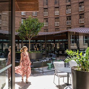 Wentworth Bar opened on the horseshoe terrace.