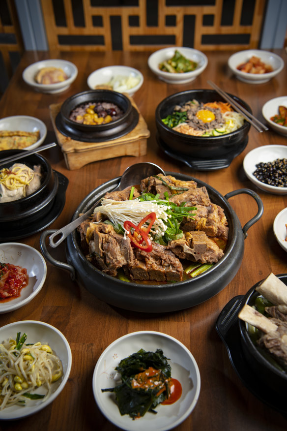 Pork neck soup hot pot at Hansang.