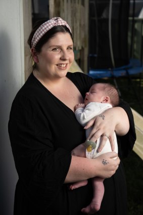 Caitlin McKeown with three-week-old baby Quinn.