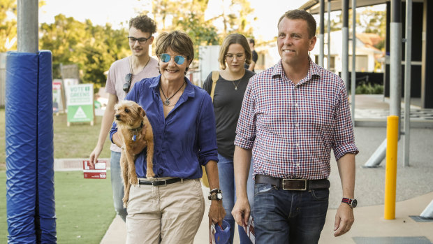 LNP member Scott Emerson with his wife Robyn, son Jack, daughter Katy and dog Taffy voted at Ironside State School, 