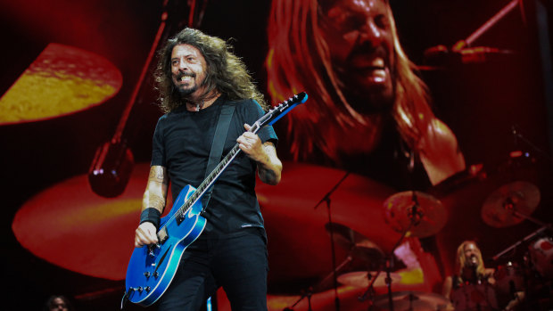 Dave Grohl and (background) Taylor Hawkins rock Suncorp Stadium.
