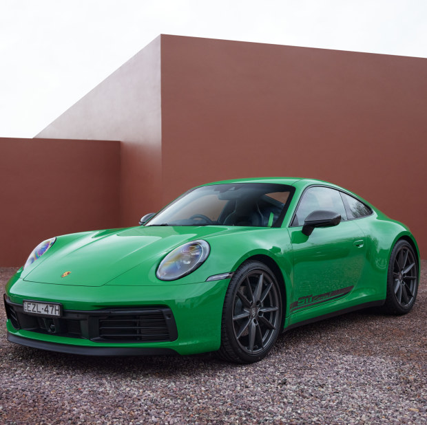 The Porsche 911 Carrera T is yours from 0,700