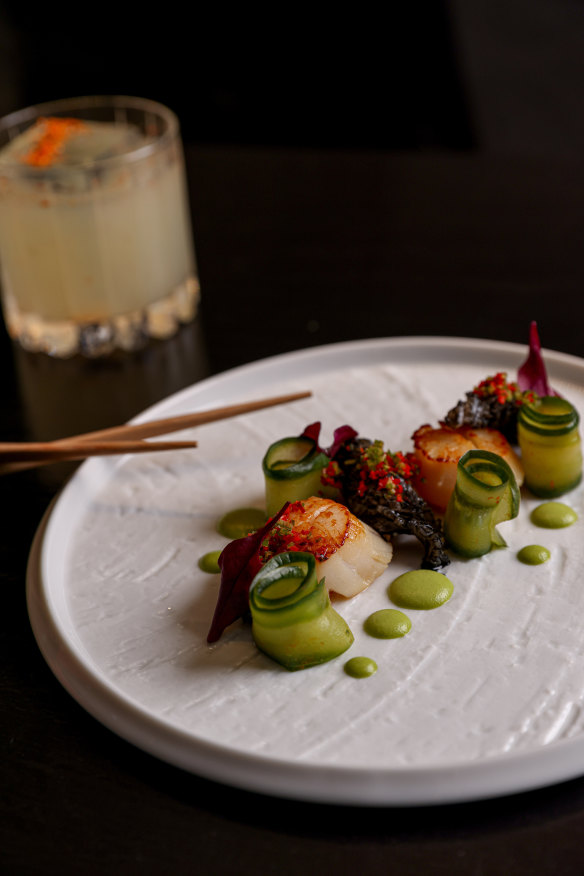 Scallop and ika. 