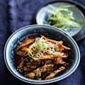 Stir-fried chicken with chilli sauce.
