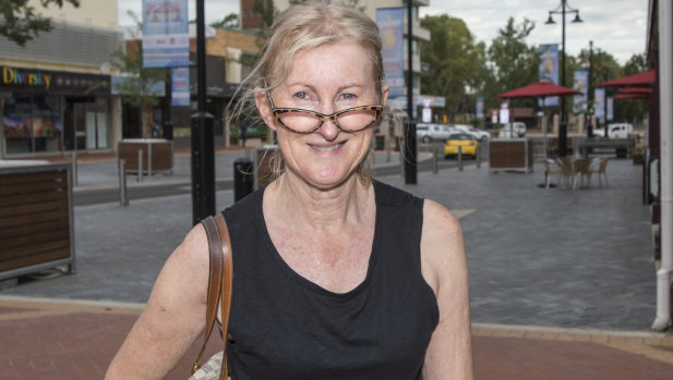 Tamworth restaurant owner Liz Tusa says she's lost faith in Barnaby Joyce. 