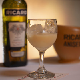 The drinks menu includes Ricard Pastis.