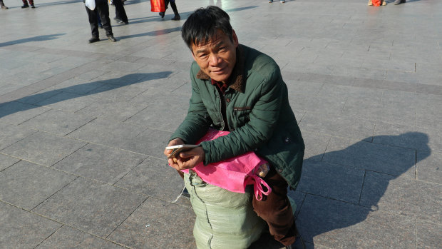 Beijing migrant worker Chen Jianlin will join his family in Yuncheng City.