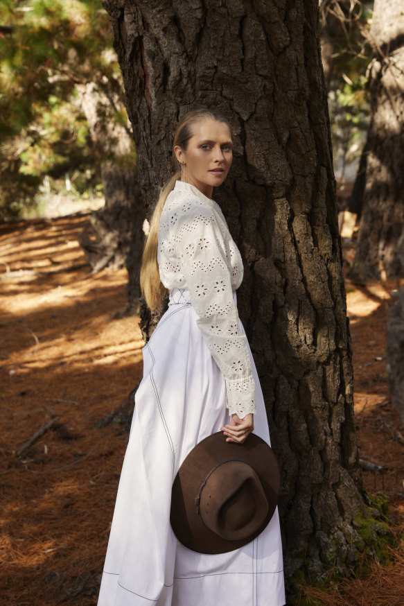 R.M. Williams “Marlo” blouse, $249. Tory Burch skirt, $1130. R.M. Williams “Akubra Cattleman” hat, $210.