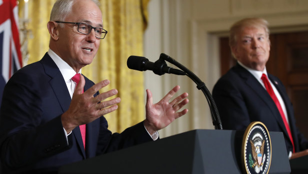 Malcolm Turnbull diplomatically avoided offering his opinion on US gun reforms during a joint press conference with Donald Trump.