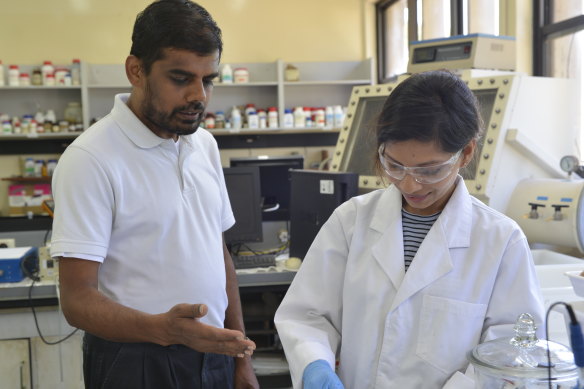 Dr Manickam Minakshi and PhD student Kethaki Wickramaarachchi ground the cracked egg before baking it to incite a chemical reaction. 