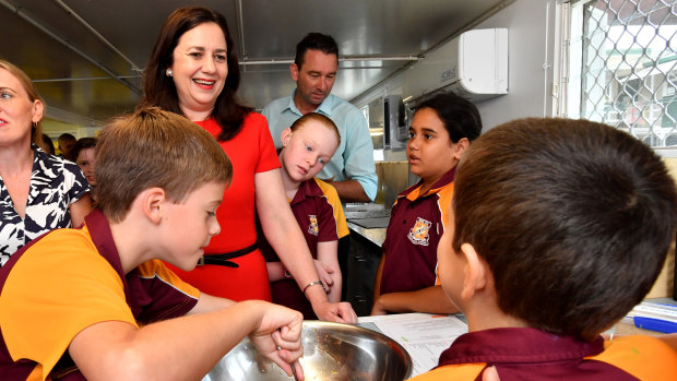 Premier back in class to scold LNP on Queensland teacher numbers