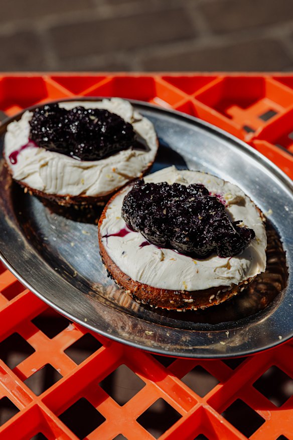 Blueberry and lemon bagel.