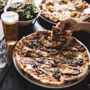 Bridge Road Brewers’ menu champions pizza topped with local ingredients.
