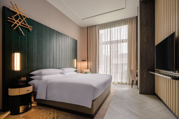 Stylish modern Thai design, with no Orientalist cliches – Madi Paidi, Bangkok.