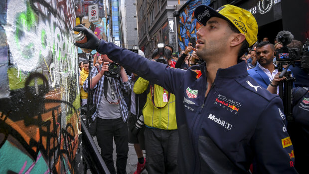 Ricciardo gets artistic in Hosier Lane.