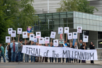 Outside an Oregon courthouse, supporters of the Juliana case protest against the US government.