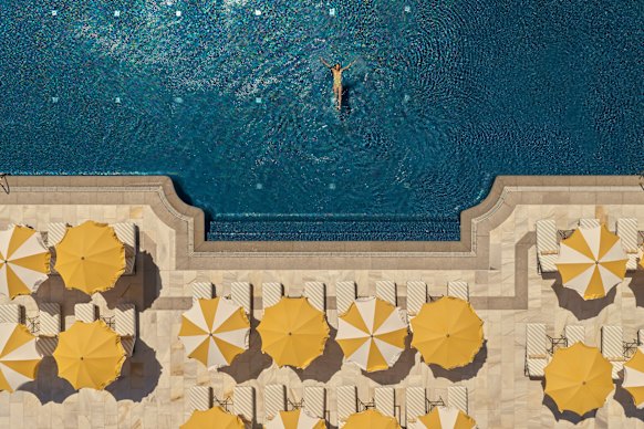 Poolside COMO Le Beauvallon France.