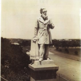 Statue of Sir Henry Parkes