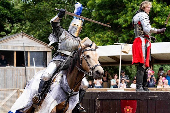 The War of the Roses Live is less about history and more about stunts.