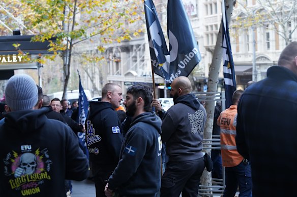 ETU staff show solidarity in Melbourne.