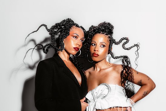 El dúo musical australiano Kinder tocará en Rise and Vibe. 