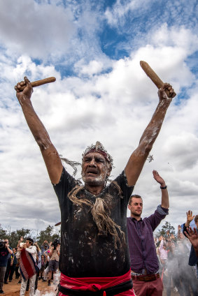Mutthi Mutthi elder Dave Edwards takes part in the repatriation of the remains of Mungo Man and 104 other ancient ancestors in Balranald, NSW.