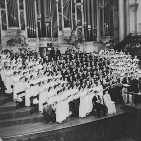 The Hurlstone Park Choral Society, conducted by Vivian Peterson, perform at the Sydney Town Hall in the 1940s.