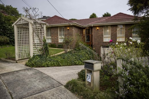 Neighbours farewell: Dr Karl joins fans in Ramsay Street Erinsborough