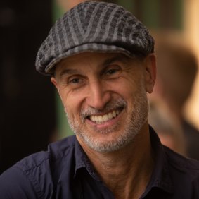 Director Craig Gillespie.