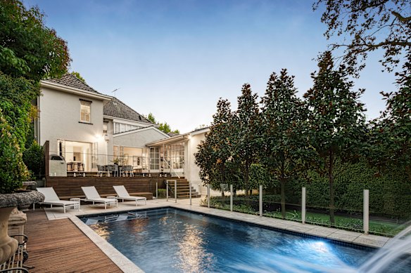 The conditions are ideal for strategic buyers planning to hold a blue-ribbon property over the long term, one agent says.