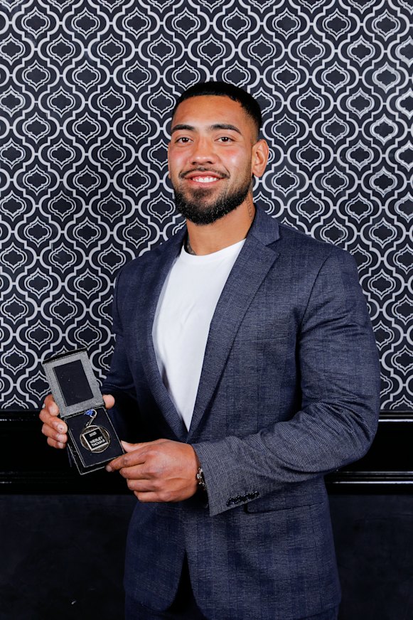 Wes Thomas after winning the Ken Catchpole Medal.