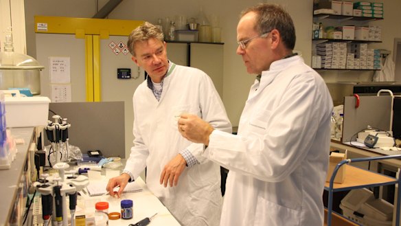 MosaMeat's Chief Scientific Officer Mark Post in the laboratory with chief executive Peter Verstrate. 