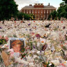 Diana’s death prompted a sea of flowers we won’t see for the Queen