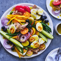 Salad nicoise makes a protein and vegetable-rich lunch.