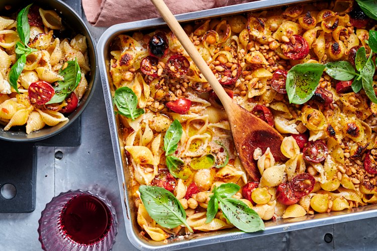 15-minute chickpea pasta with harissa and yoghurt. 