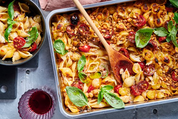 15-minute chickpea pasta with harissa and yoghurt.