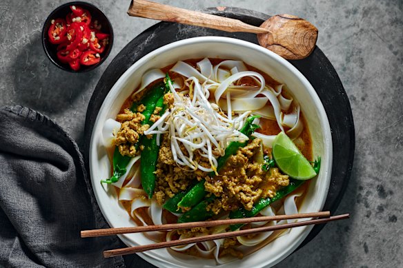 One-pan Malaysian curry pork noodle soup.