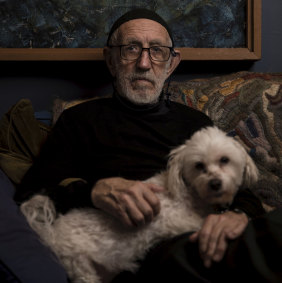 Legendary East Sydney gallerist Frank Watters, pictured with Teddy, passed away in 2020.
