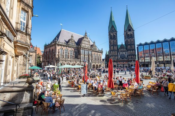 Bremen’s town hall, market square and St Peter’s Cathedral.