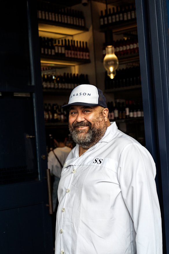 Somer Sivrioğlu, chef da Hamsi, uma taverna turca no novo mercado de peixe de Sydney.