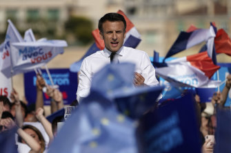 法國總統埃馬紐埃爾·馬克龍向馬賽的左翼選民強調了他的綠色證書。 