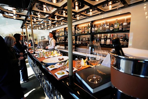 The interiors of La Dolce Vita Express evoke the glamour of Federico Fellini’s films. 
