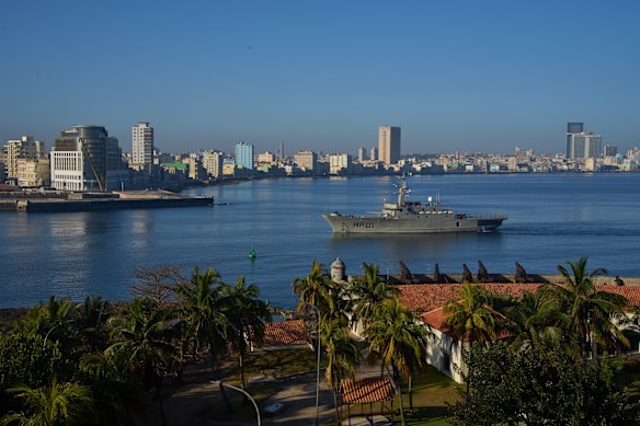 Sebuah kapal Meksiko membawa bantuan ke Kuba pada bulan Februari.