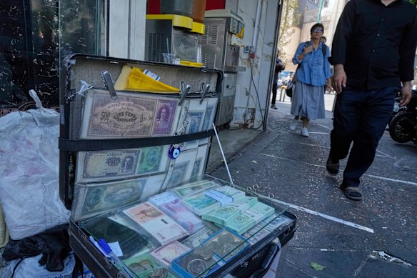 Una crisi valutaria ha innescato l’ultima ondata di proteste in Iran.