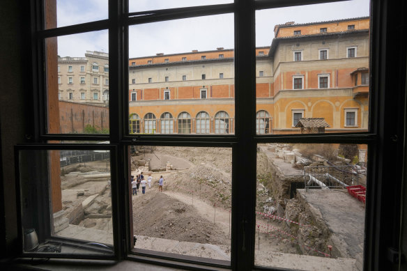 The ruins of Nero’s Theatre, an imperial theatre referred to ancient Roman texts but never found, have now been discovered under the garden of the future Four Season’s Hotel.