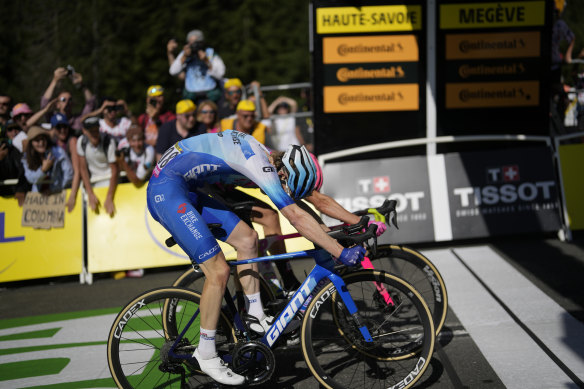 Australian Nicholas Schultz, front, and Dane Magnus Cort Nielsen were millimetres apart at the end of stage 10.