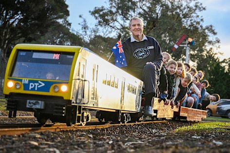 Next for fun: Richard Knight drive the thumbnail railroad train for Moorolbk Moorolbk rail.