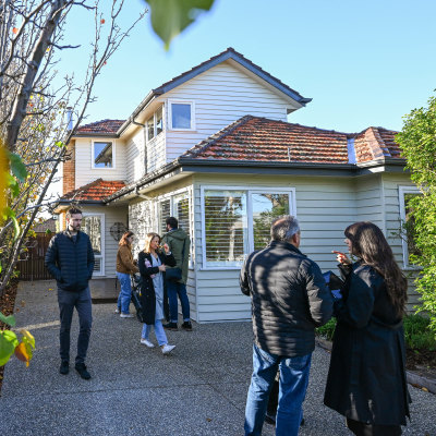Young couple pays $200,000 above reserve for spacious Yarraville home