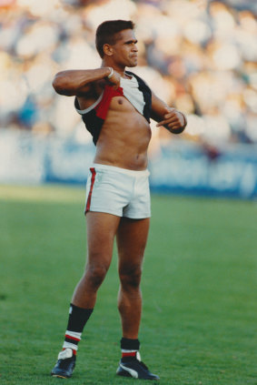 Wayne Ludbey's famous photo of Nicky Winmar: "I'm proud to be black."