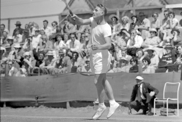 Lew Hoad in action in 1952.